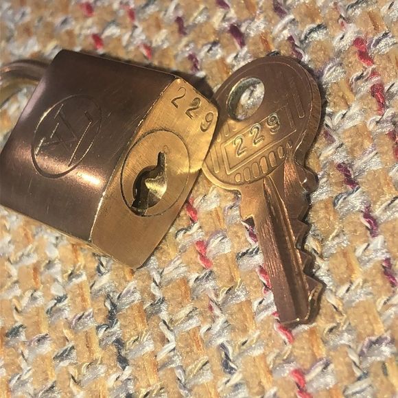 Vintage LV Louis Vuitton Padlock Lock & Key 229 - Picture 9 of 12
